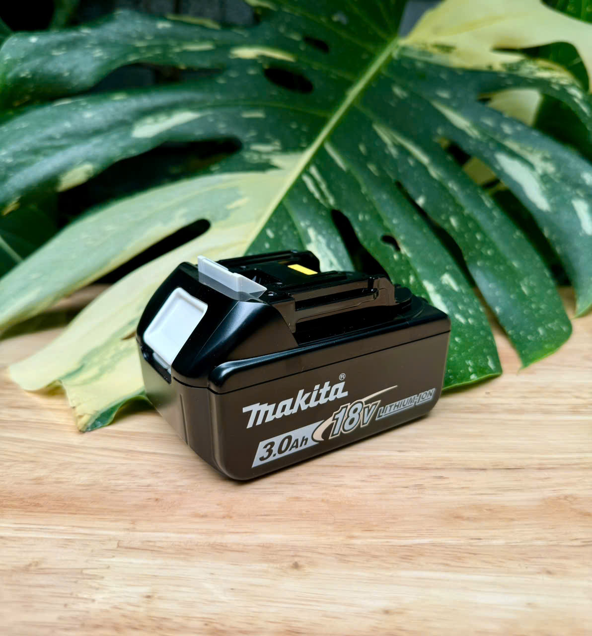 BN. Pin Makita BL1830B 18V/3.0Ah.