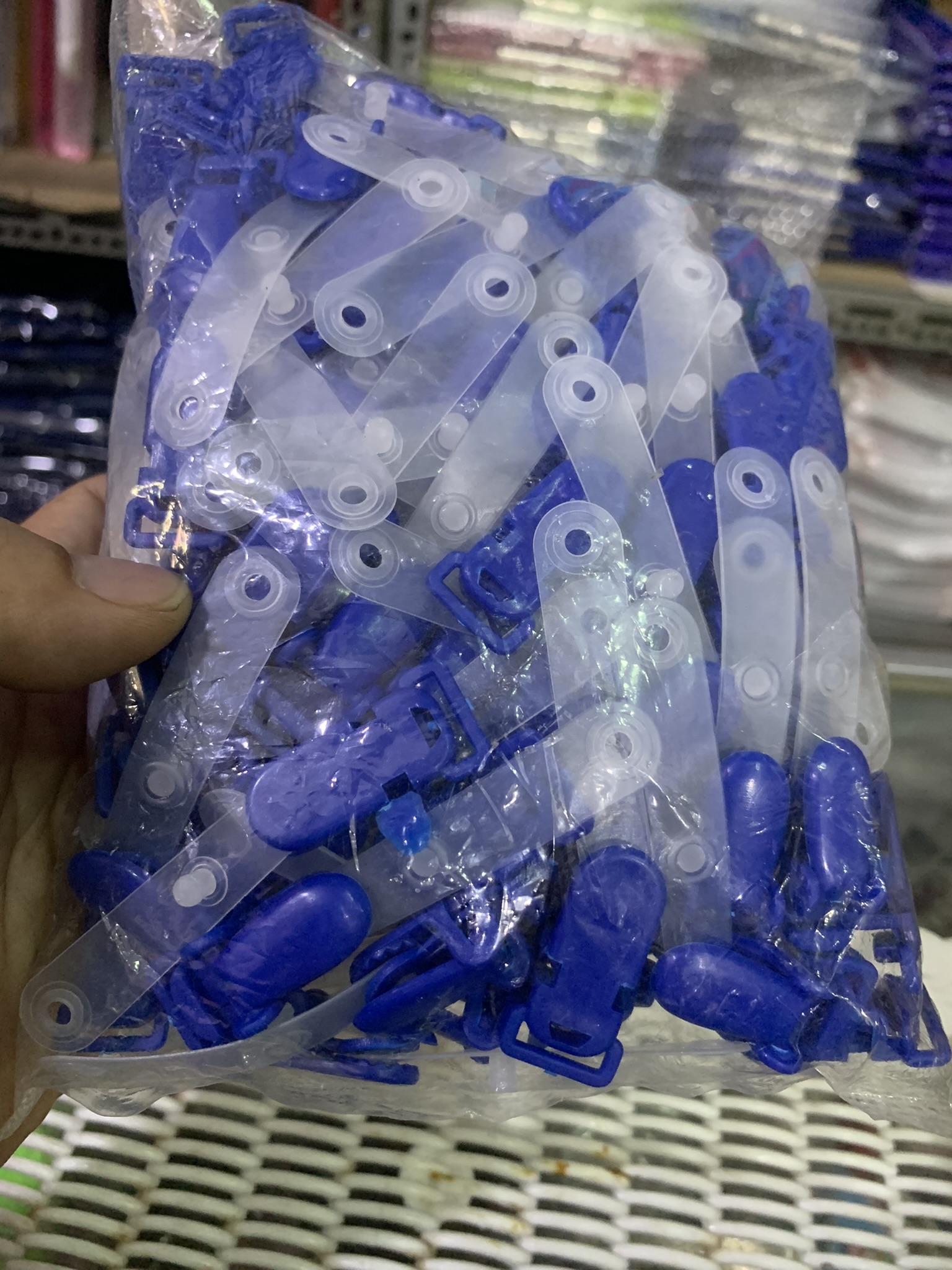Kẹp bảng tên nhựa - 1 cái