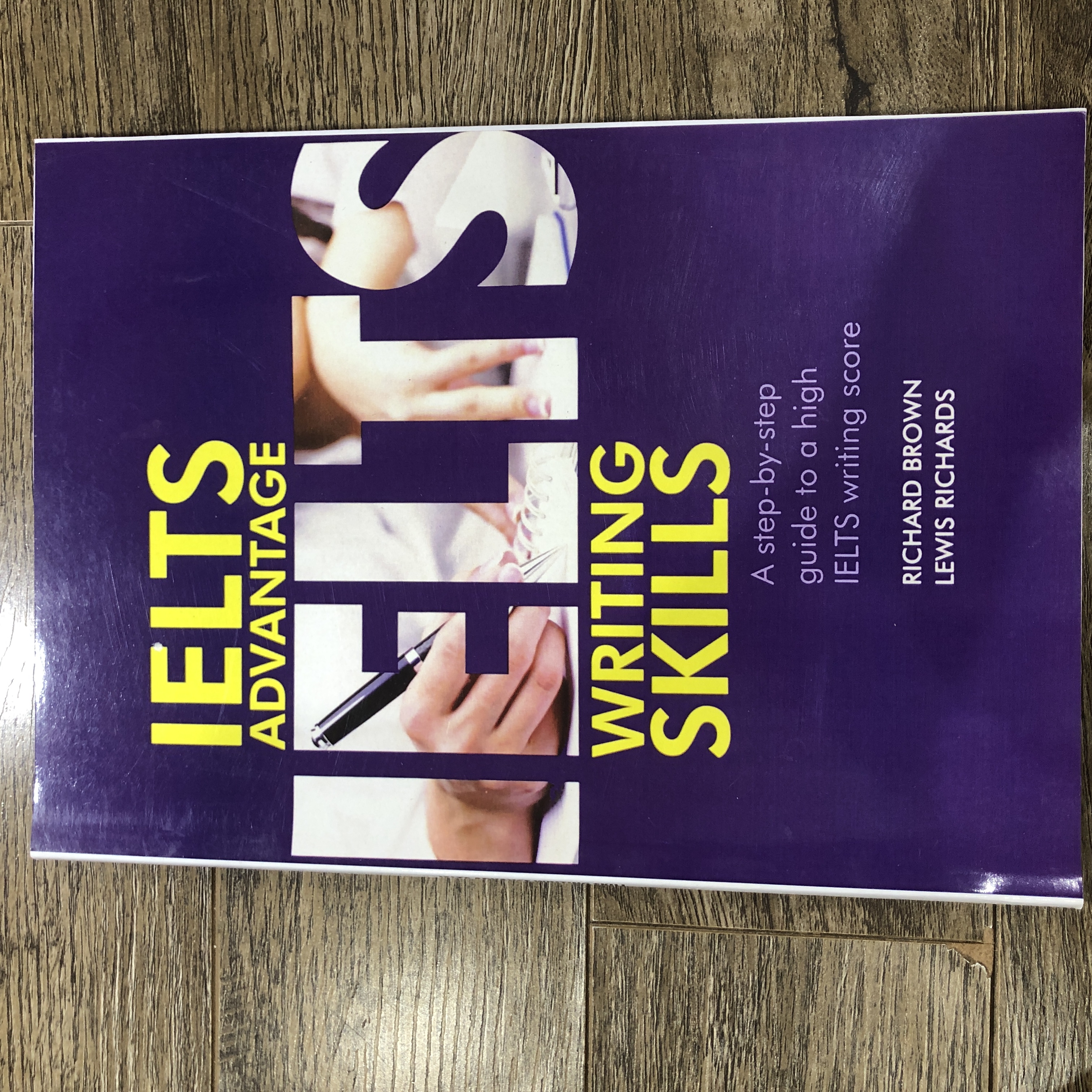 Sách IELTS Advantage Writing Skills