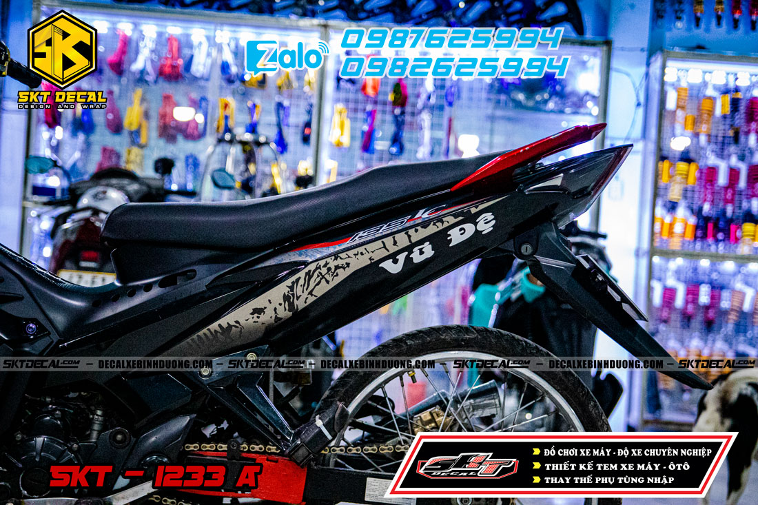 tem rời exciter 135 đen đỏ bạc lc