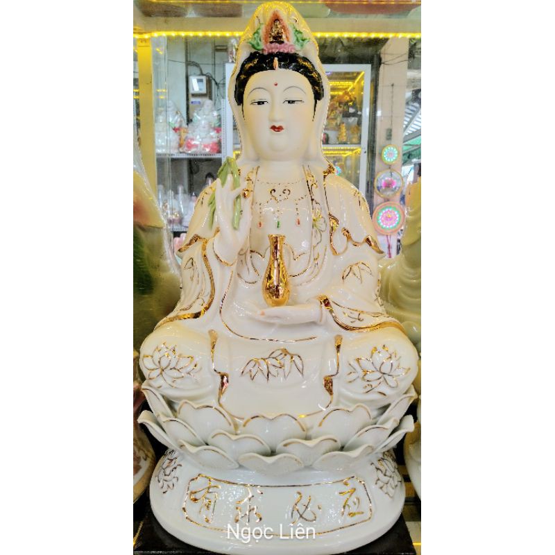 Tượng mẹ  Quan  Âm Bồ Tát
