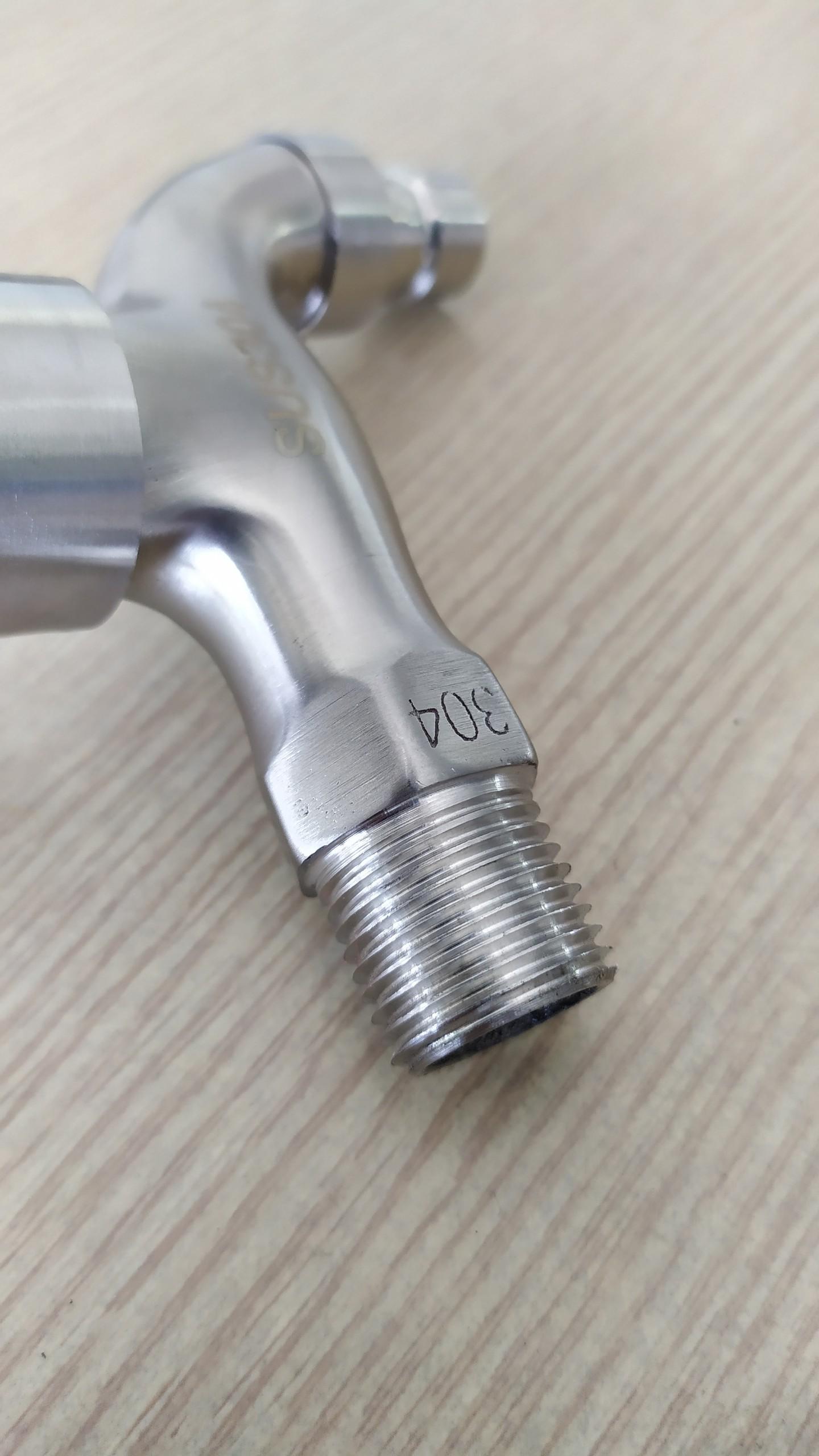 Vòi nước inox 304 nguyên khối phi 21