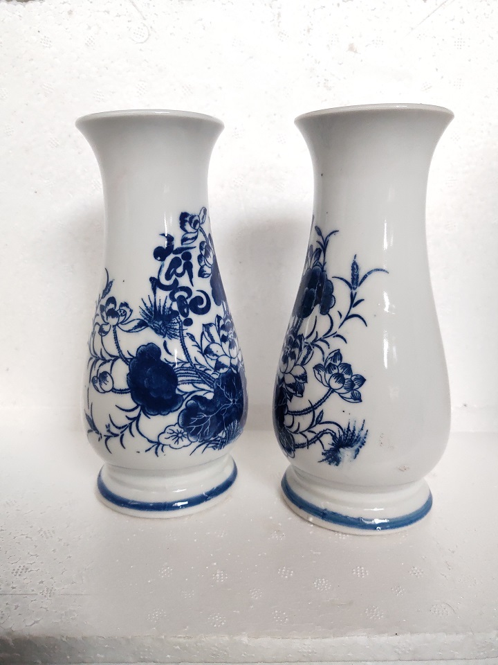 Gốm sứ Bát Tràng - cặp lọ hoa để ban thờ cao 18cm