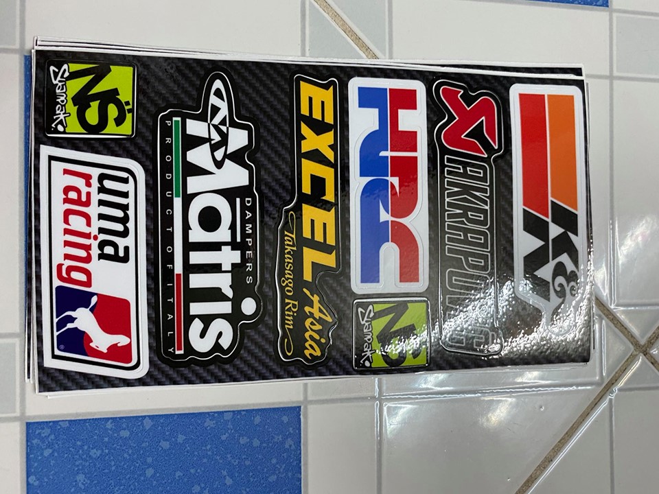 [HCM]TEM LOGO 10x18 KN Akrapovic