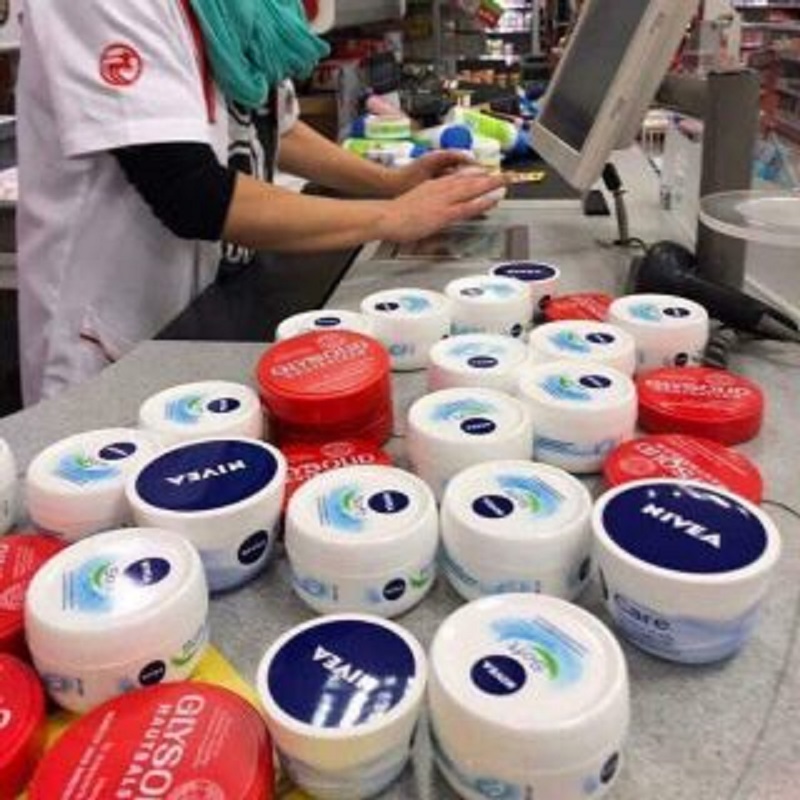 Kem Dưỡng Ẩm Nivea Soft 375ml( Hàng Đức )