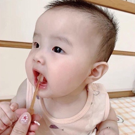 Set rơ lưỡi và bàn chải đánh răng silicon cho bé từ 0 - 18 tháng