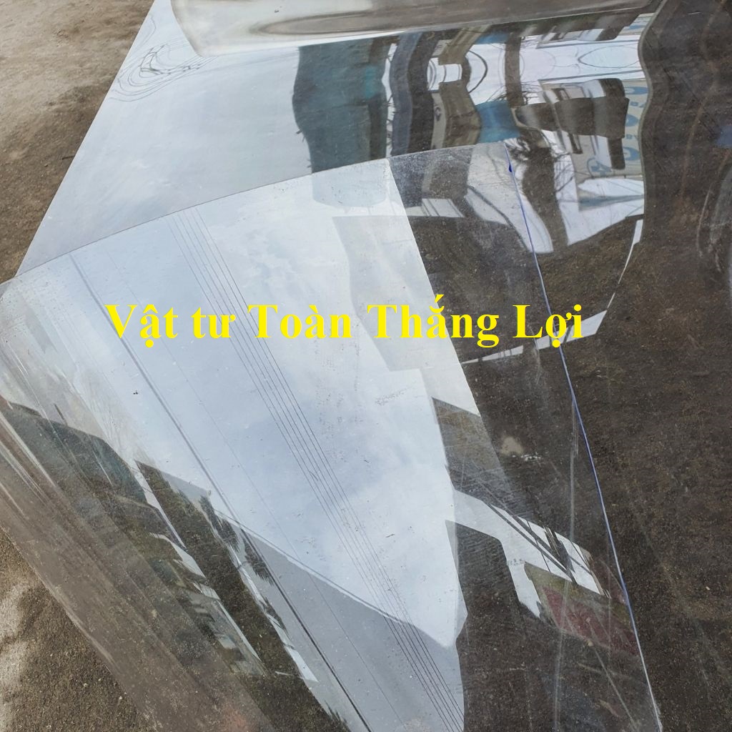 ( Khổ cao 1m22 x dày 8 zem)Tấm tôn nhựa lấy sáng phẳng poly màu trong suốt