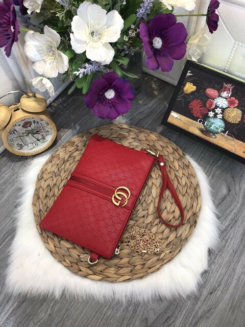 Ví cầm tay dự tiệc