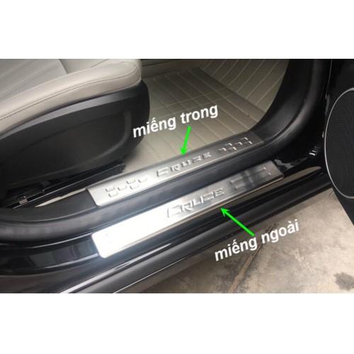 Ốp bậc bước chân trong và ngoài xe cruze các đời xe new