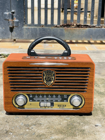 Đài fm radio m-115bt - loa nghe nhạc kết hợp đài radio - phong cách cổ điển vintage - sang trọng, bass trầm ấm - đầy đủ kết nối usb, sd card,bluetooth