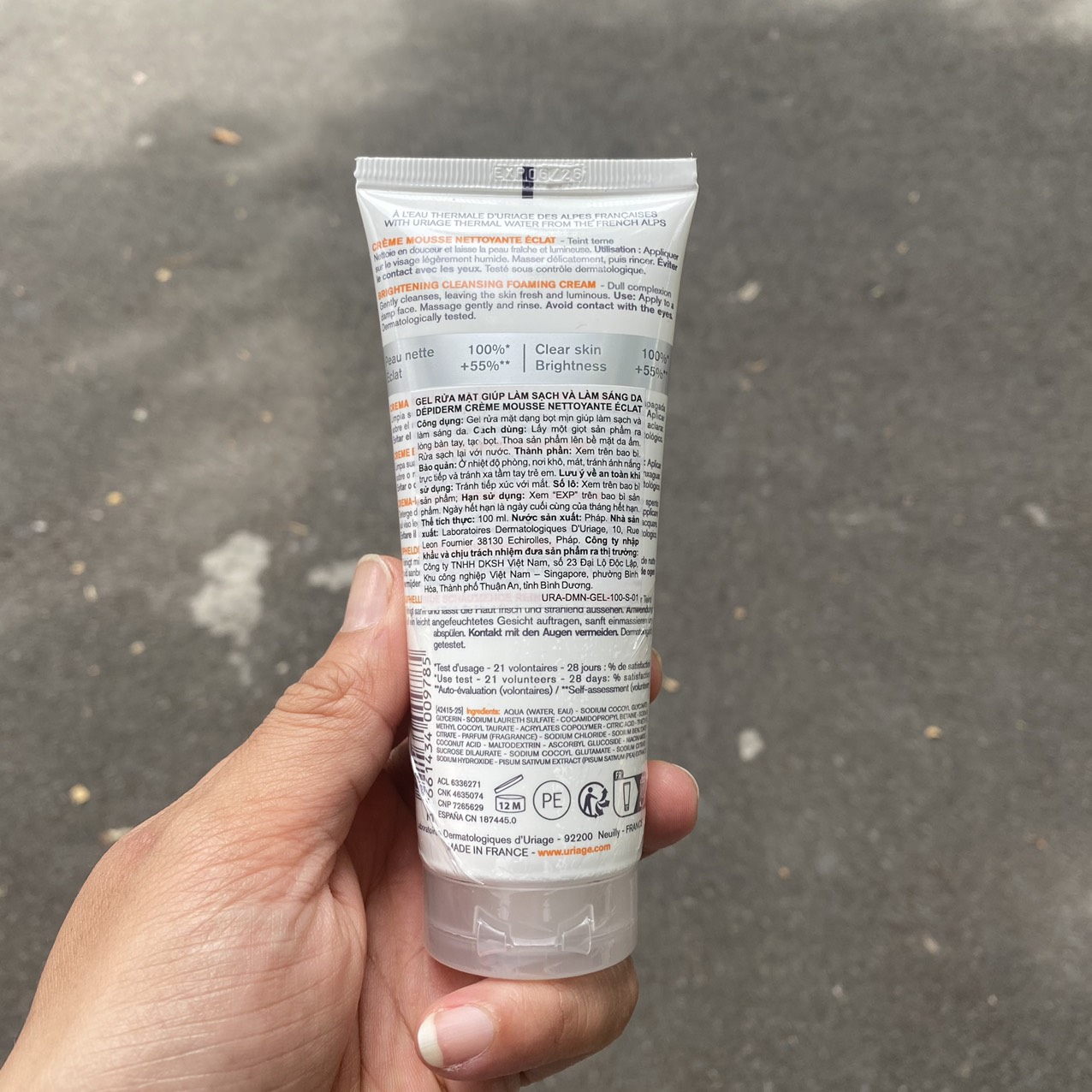 Sữa rửa mặt làm sạch và thanh khiết làn da Uriage Depiderm Brightening Cleansing Foaming Cream 100ml