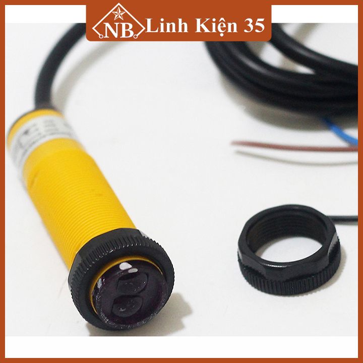 Cảm biến khoảng cách 30CM E3F-DS30Y1 220VAC