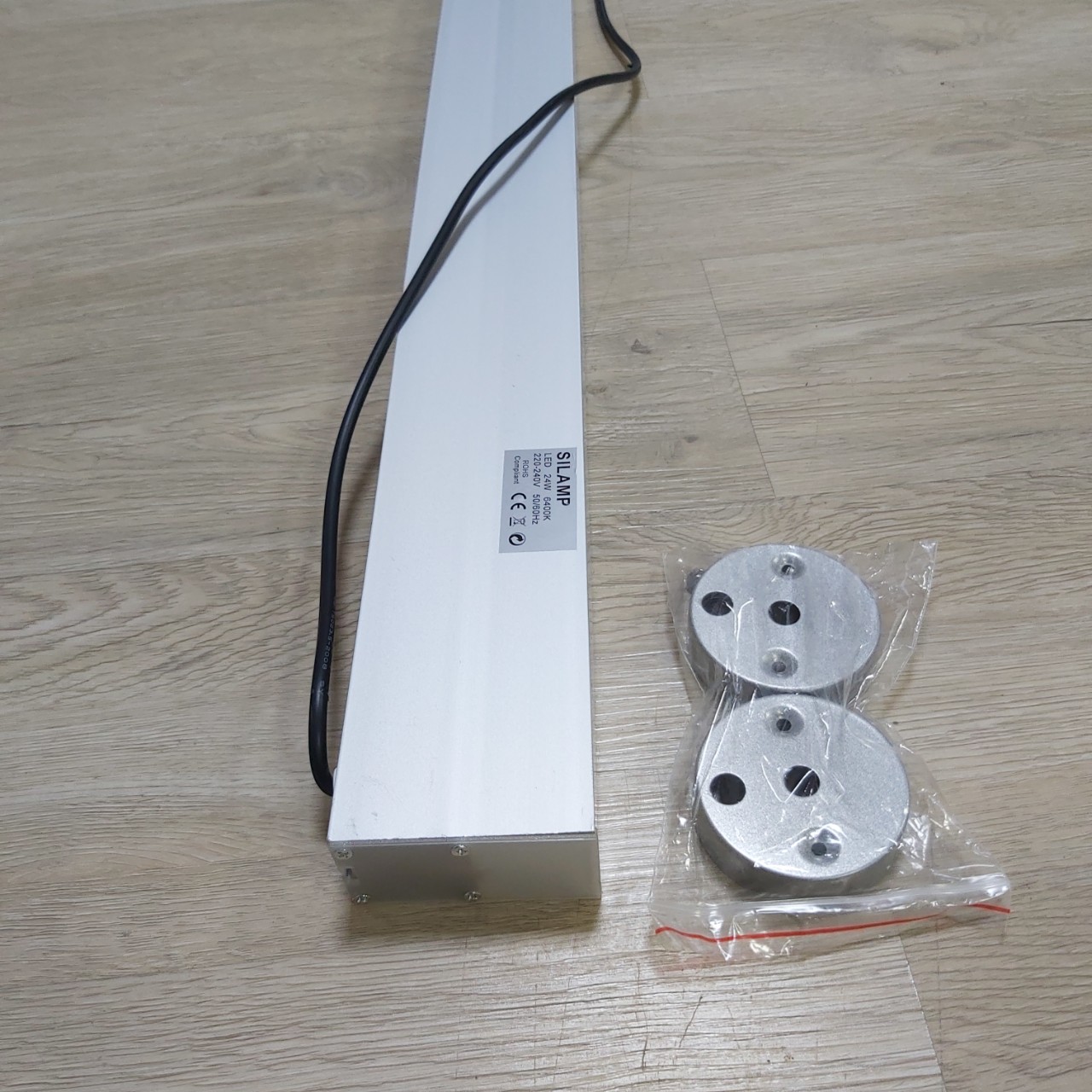 Đèn Led Thả Trần Cho Văn Phòng Liner Panel 35x1200 Silver 24W
