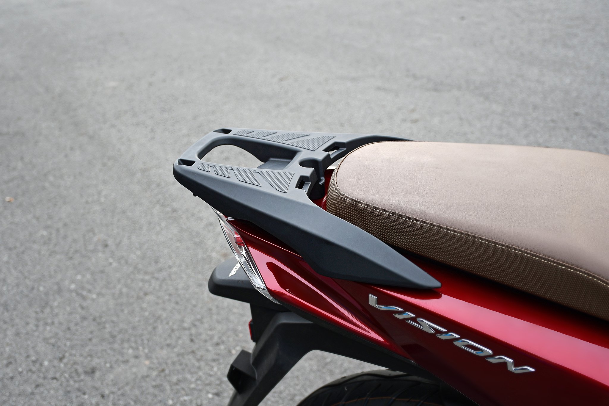 Cảng Sau Tay Dắt Xe Vision 2021-2023 Kiểu SH 300i An Toàn Và Dễ Dàng Tháo Lắp, Trang Trí Xe Rất Đẹp HÀNG CTY