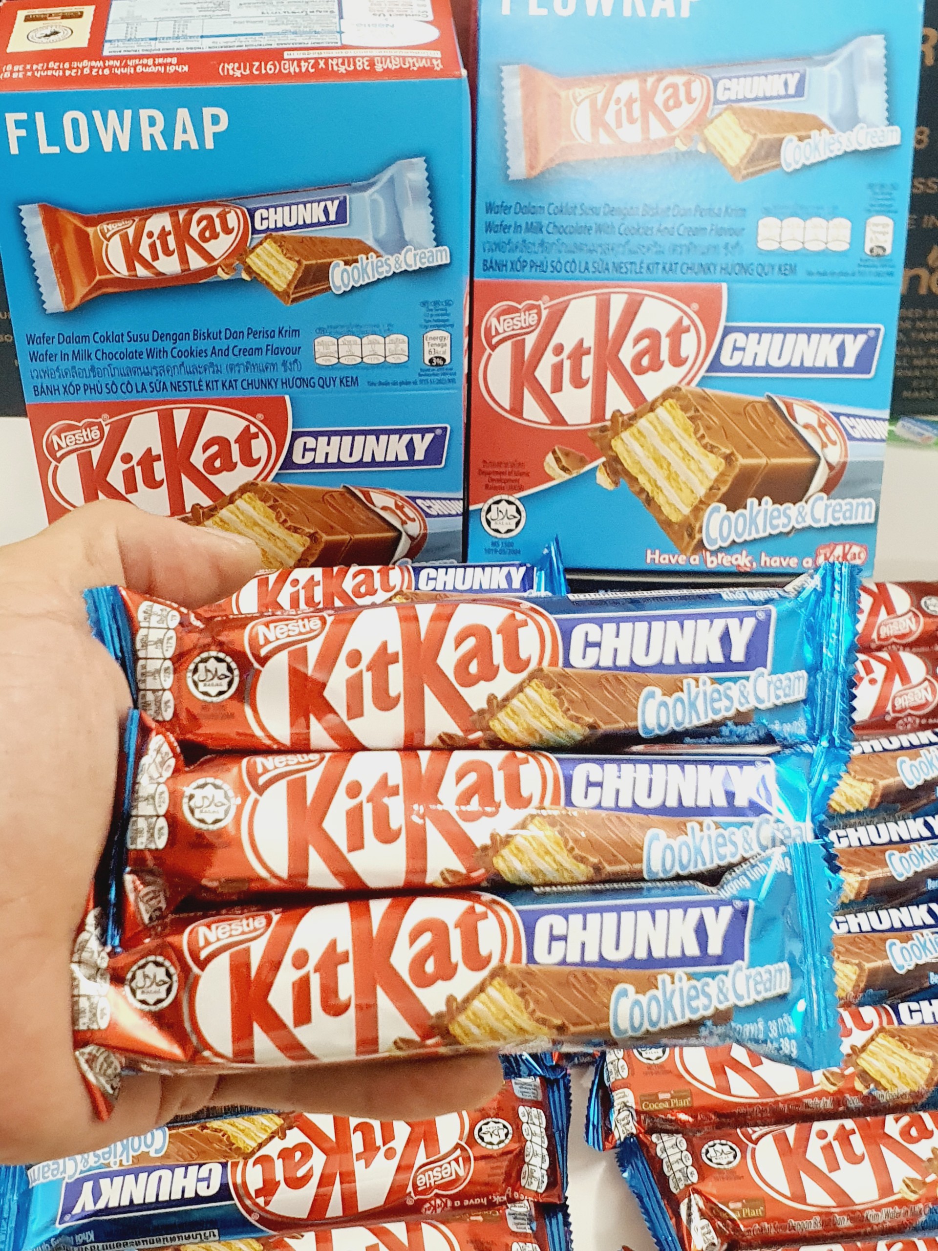 KITKAT CHUNKY Socola Hộp 24 thanh lớn 38g