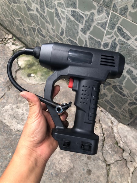 Máy bơm bánh xe dùng chung pin makita 21v