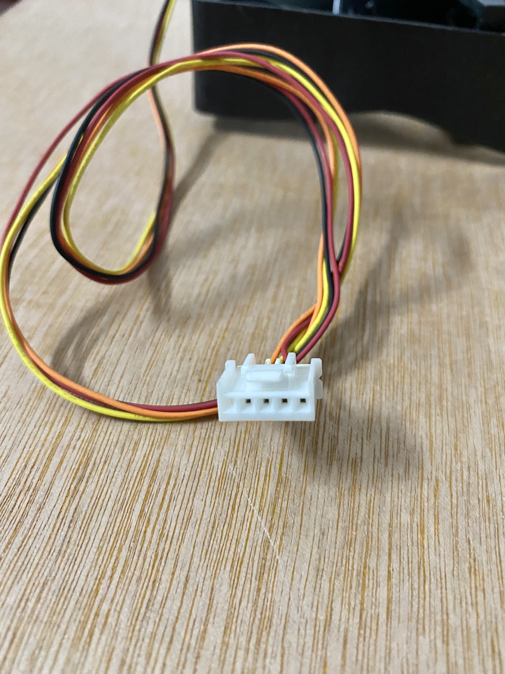 Quạt  tủ lạnh Toshiba 4 dây 12V (5 cánh)