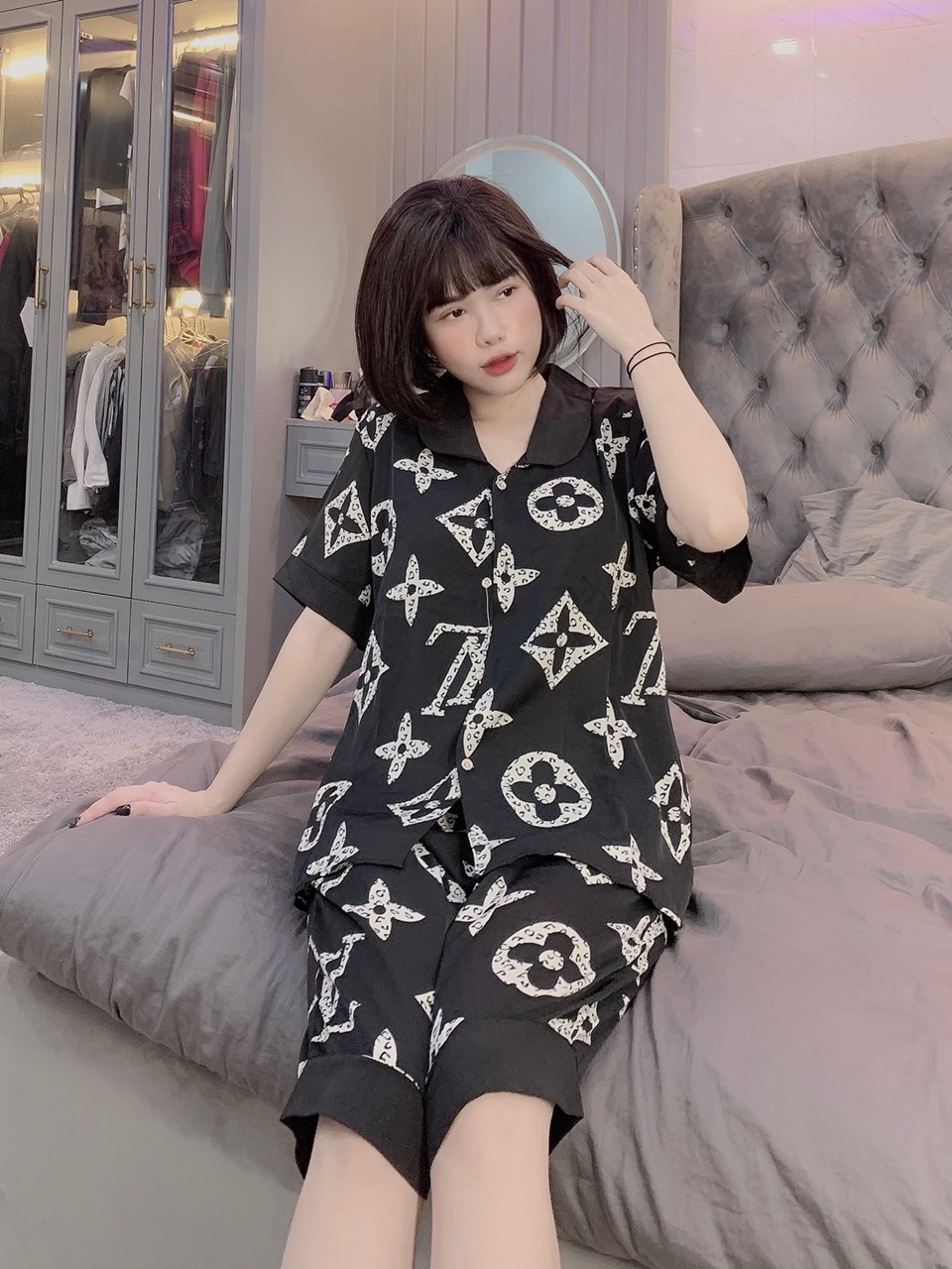Bộ Đồ Nữ Áo Cộc Quần Lửng Lụa Mango Siêu Xinh