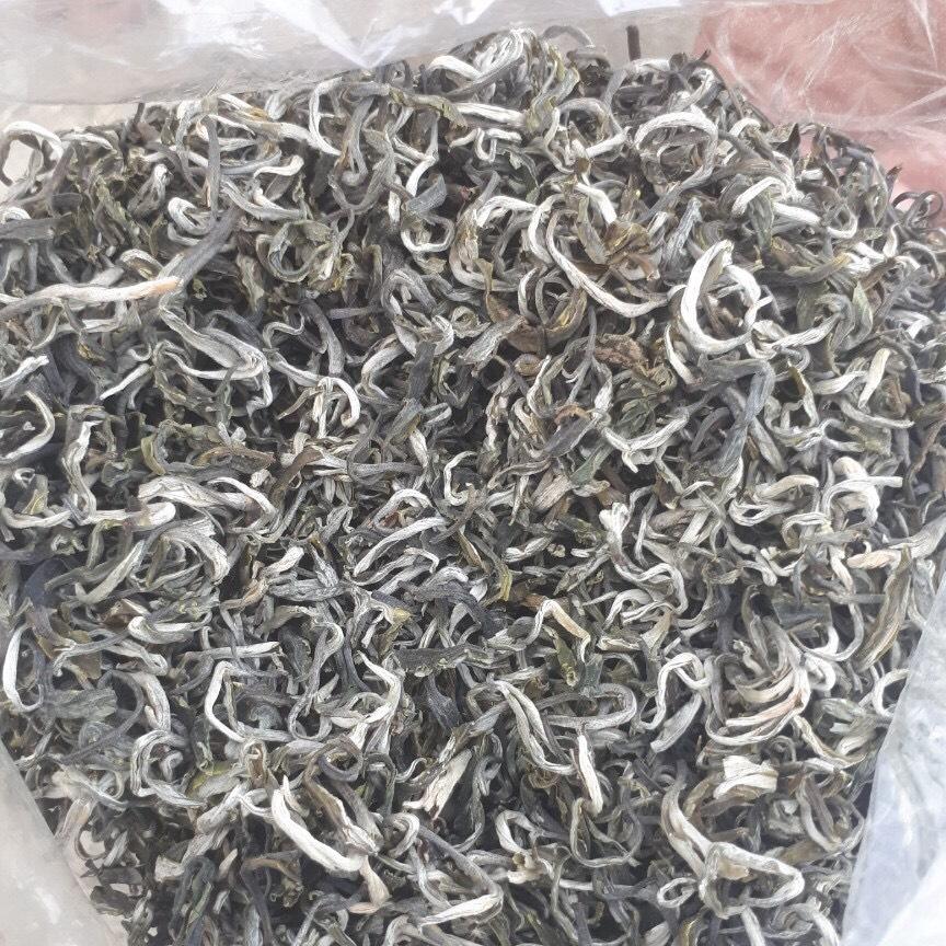 1kg chè shan tuyết 1 tôm 2 lá