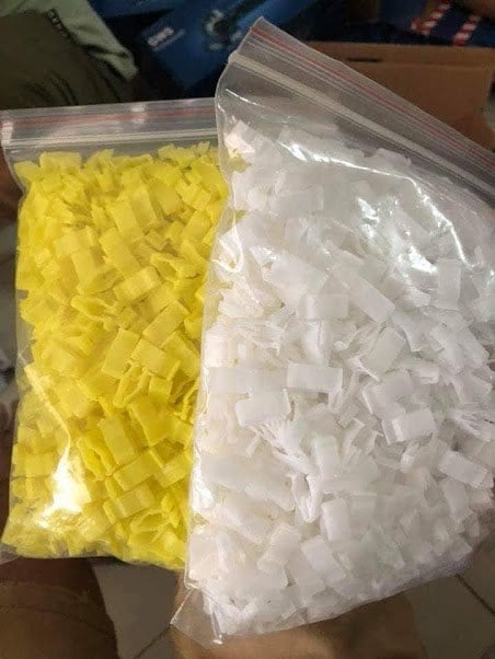 KẸP NHỰA CÀI DÀN ÁO XE MÁY