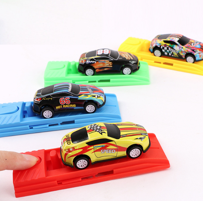 [HCM]Bộ Đồ Chơi Trẻ Em Đế Nhựa Đẩy Trớn Xe Hơi Thú Vị