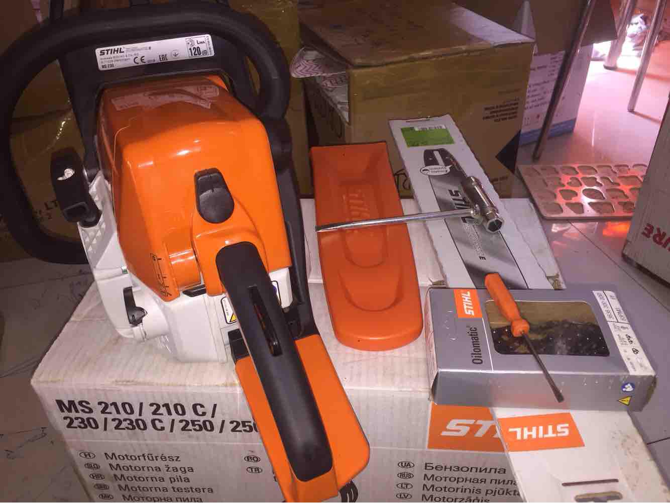 Máy cưa xích chạy xăng Stihl MS 230