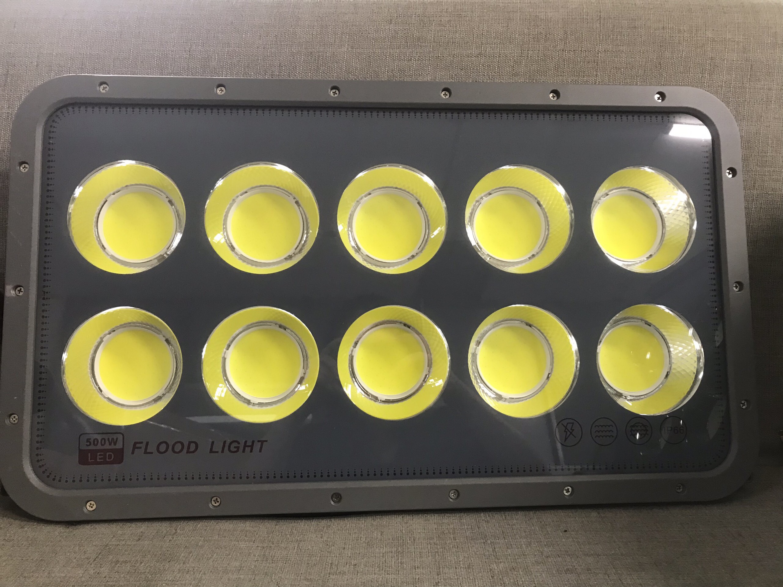 Đèn pha sân bóng 500W