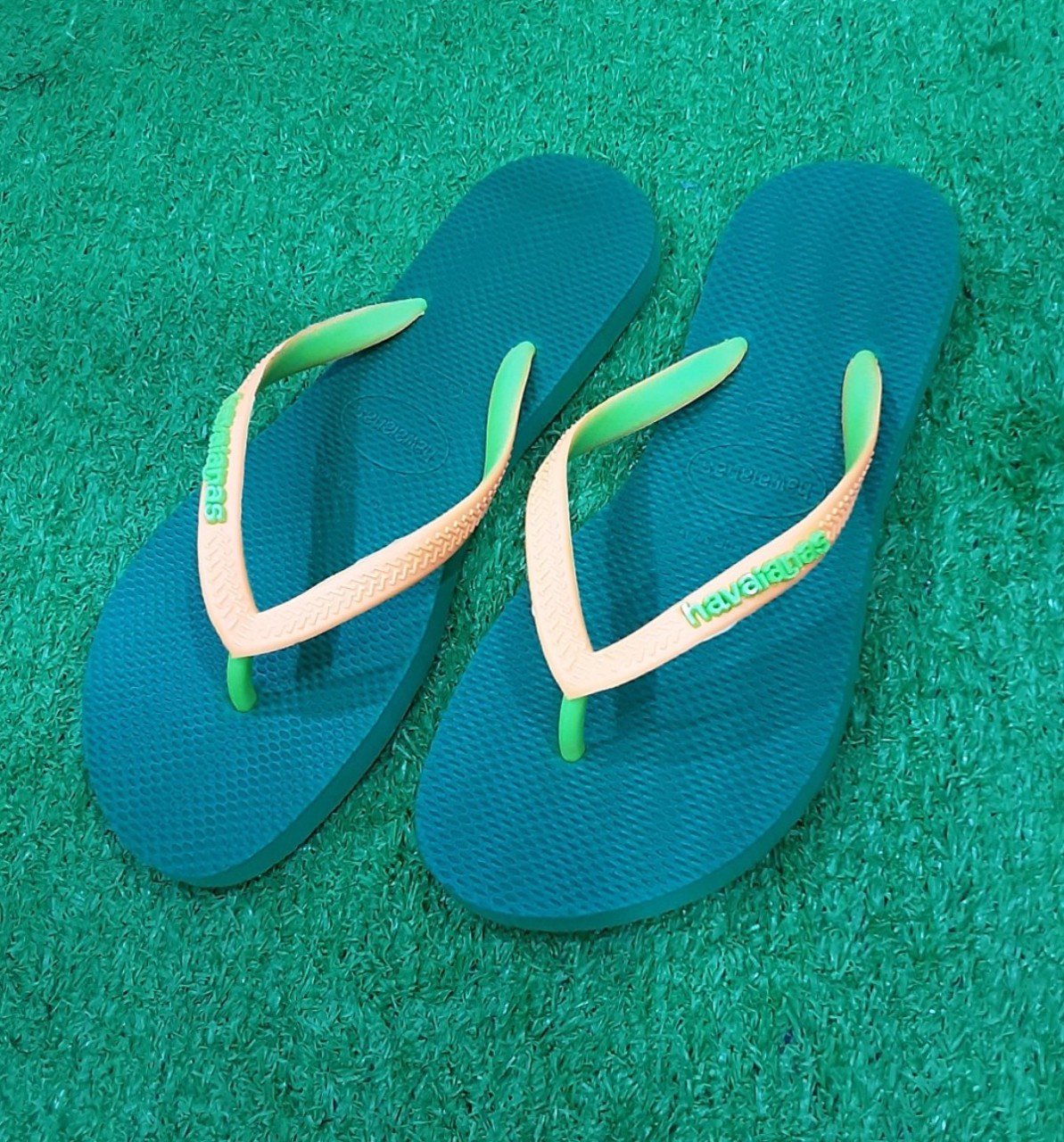 Dép xỏ ngón nữ, chất liệu cao su, quai dẻo mềm, mang êm chân, siêu bền, size 35-39.