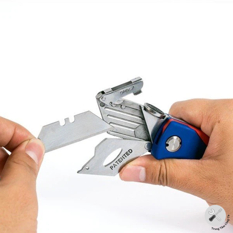 Dụng cụ rọc cáp cán nhựa Workpro WP211006 kèm 6 lưỡi dao