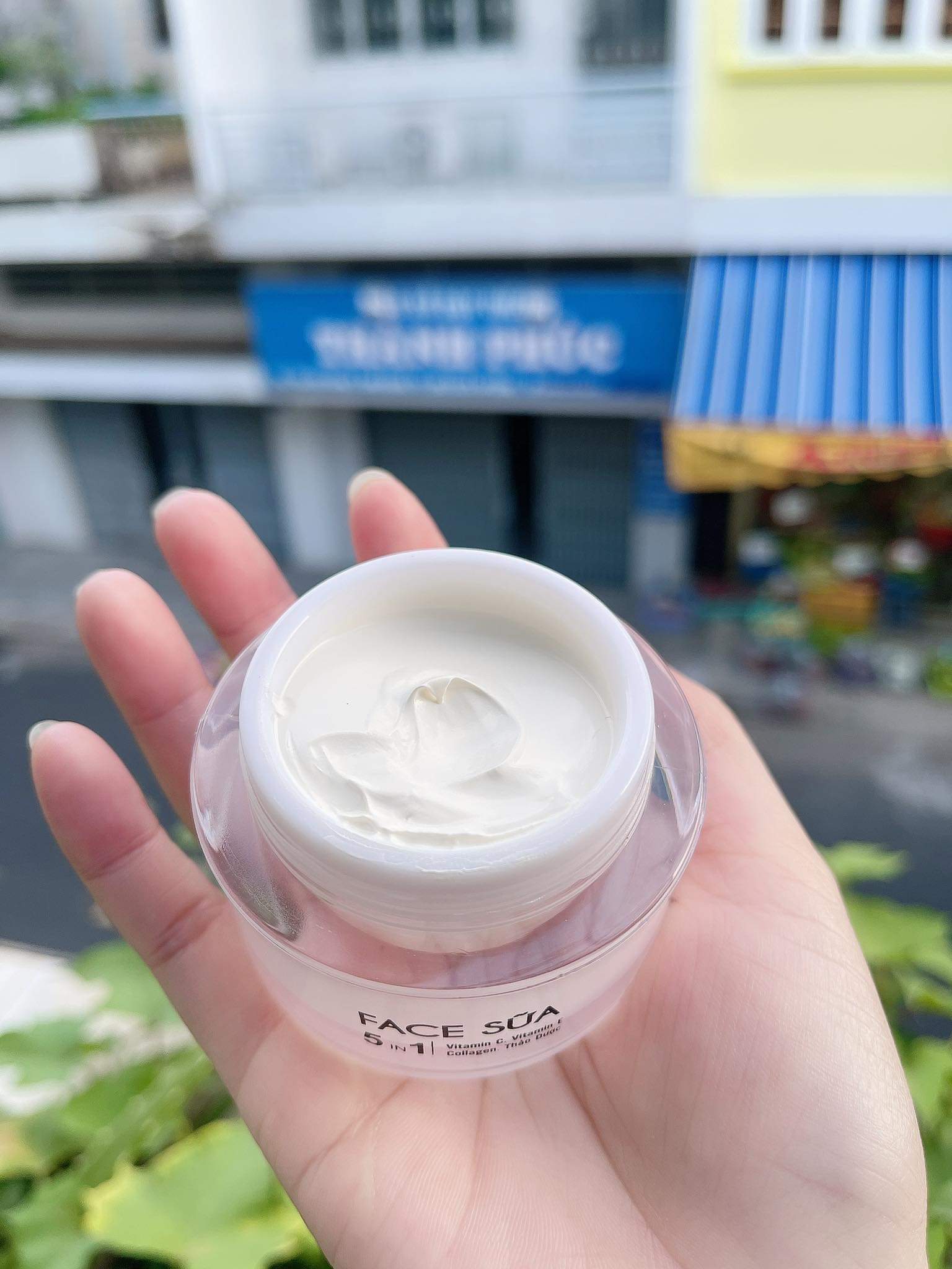 Kem face sữa 5 in 1