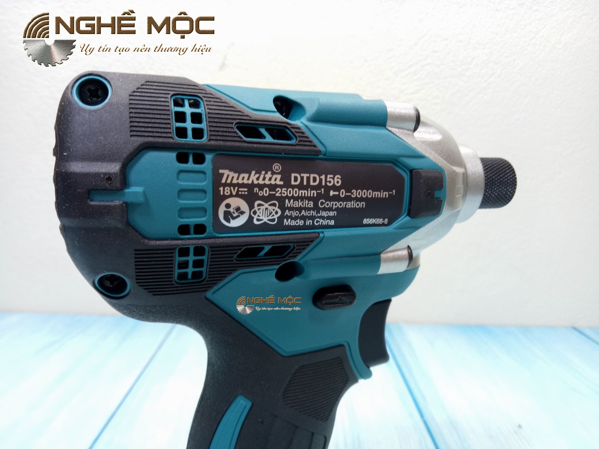 Máy vặn vít 18v Makita DTD156