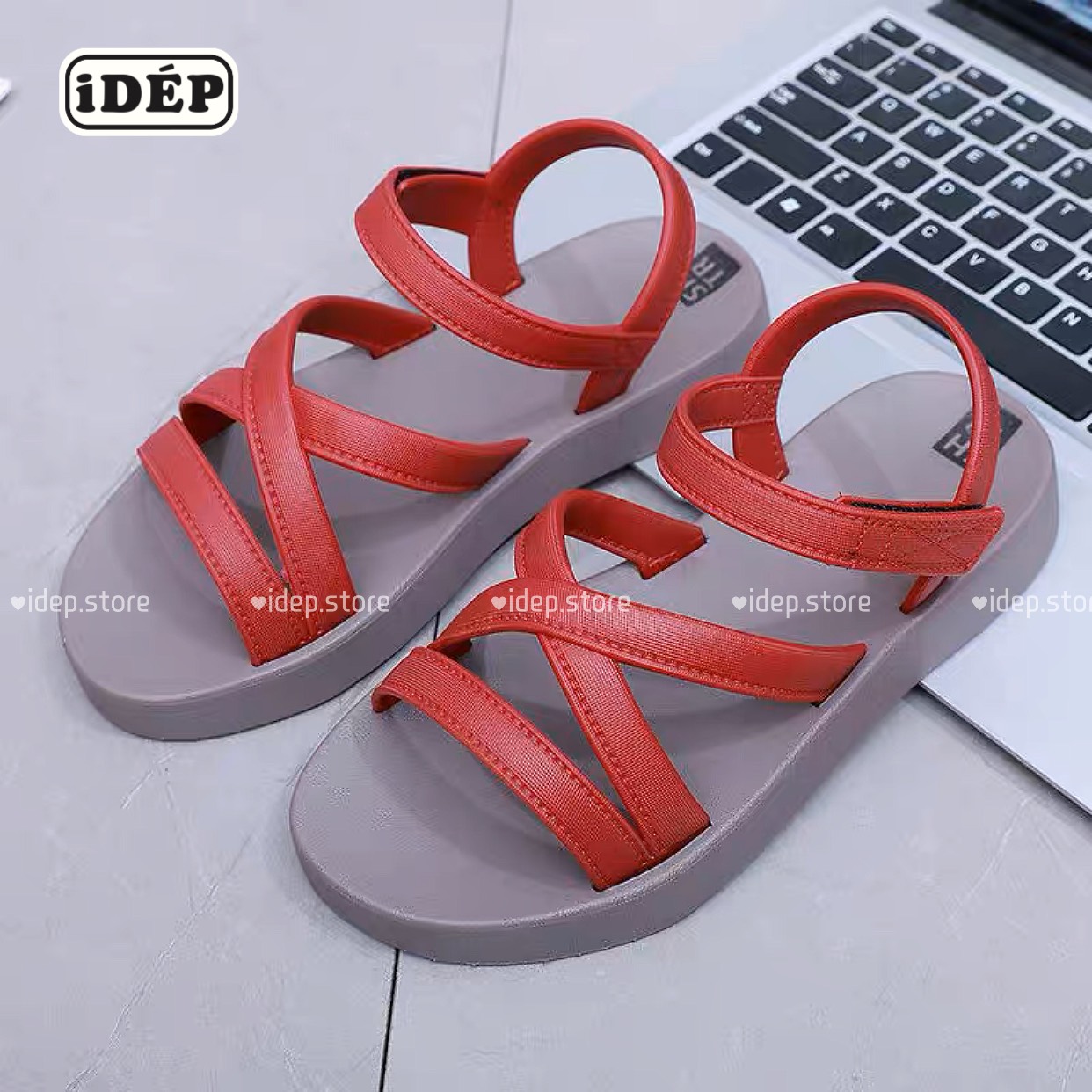 Giày sandal nữ quai chéo Ulzzang quai nhựa mềm đế cao su đi mưa chống trơn siêu bền iDÉP GL090 (Đen)