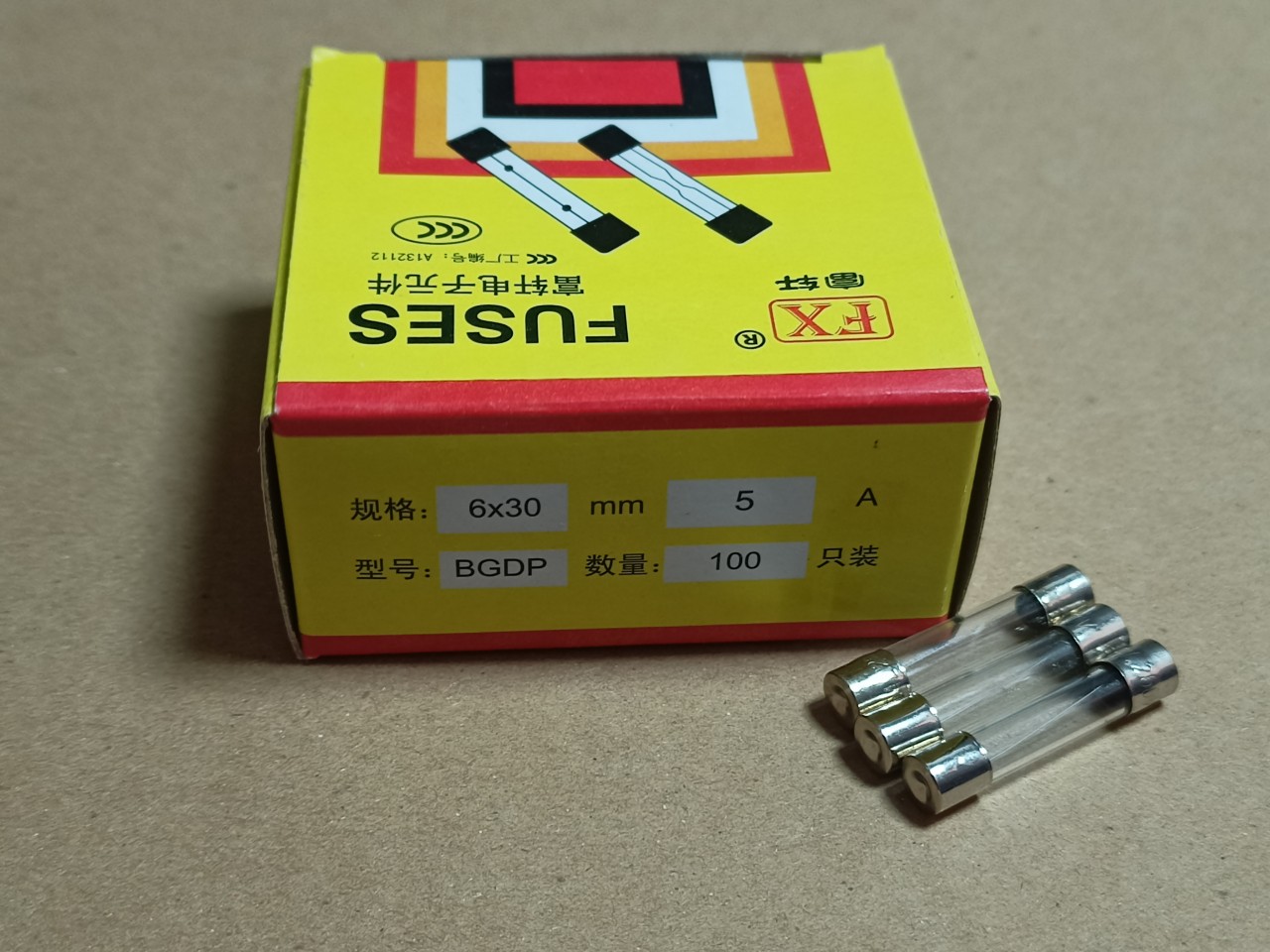 Cầu Chì 5A 250V 6x30mm (Hộp 100 chiếc)