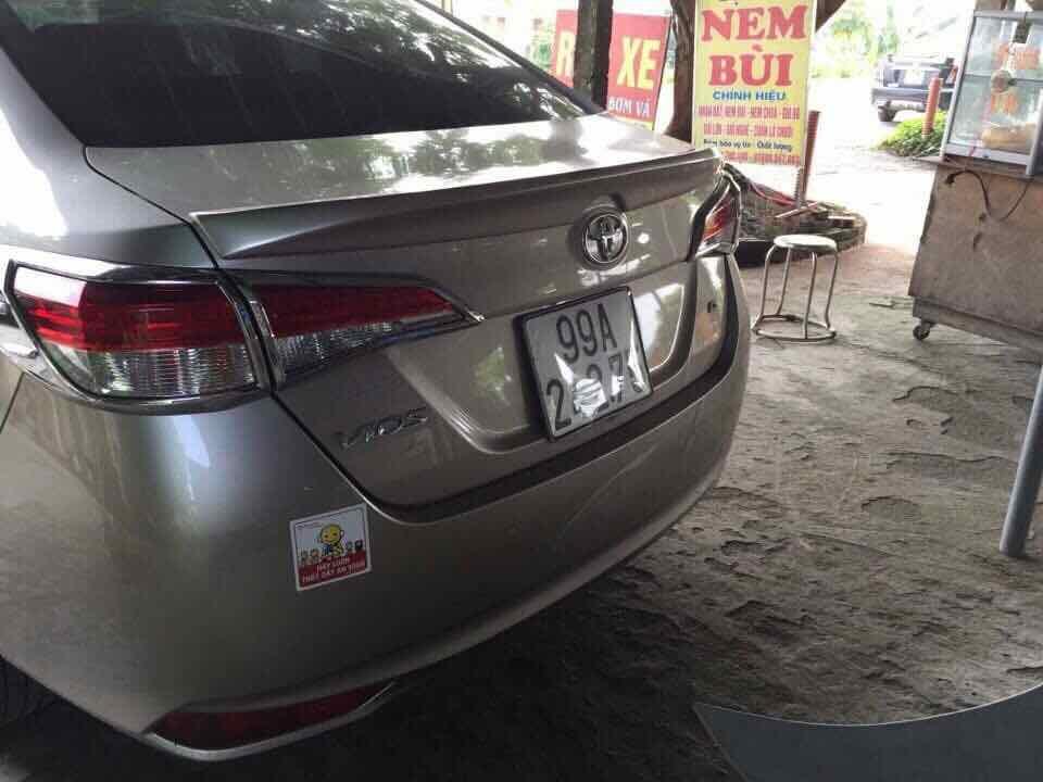 Đuôi gió vios 2019 hàng mộc chưa sơn
