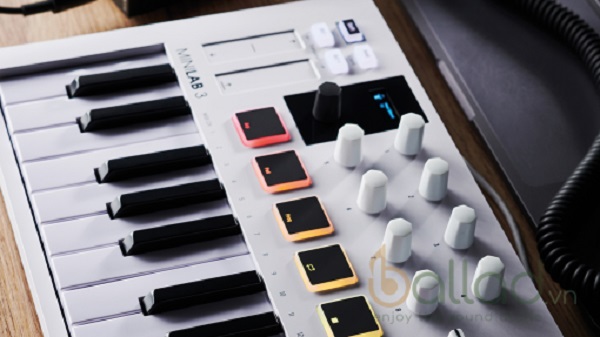 Arturia MiniLab 3 (màu trắng & đen)