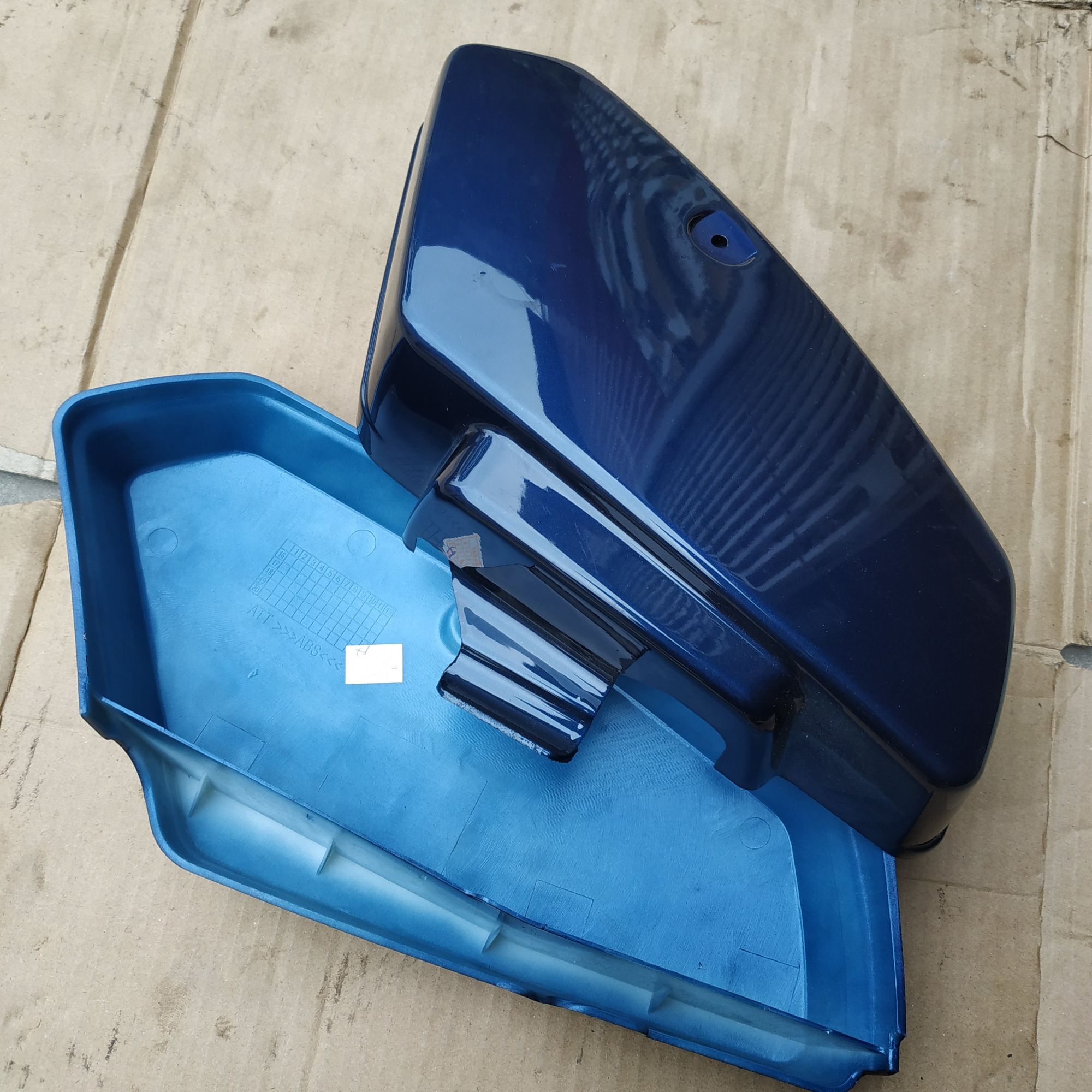 nắp cốp xe cup custom 82 nhựa ABS cao cấp