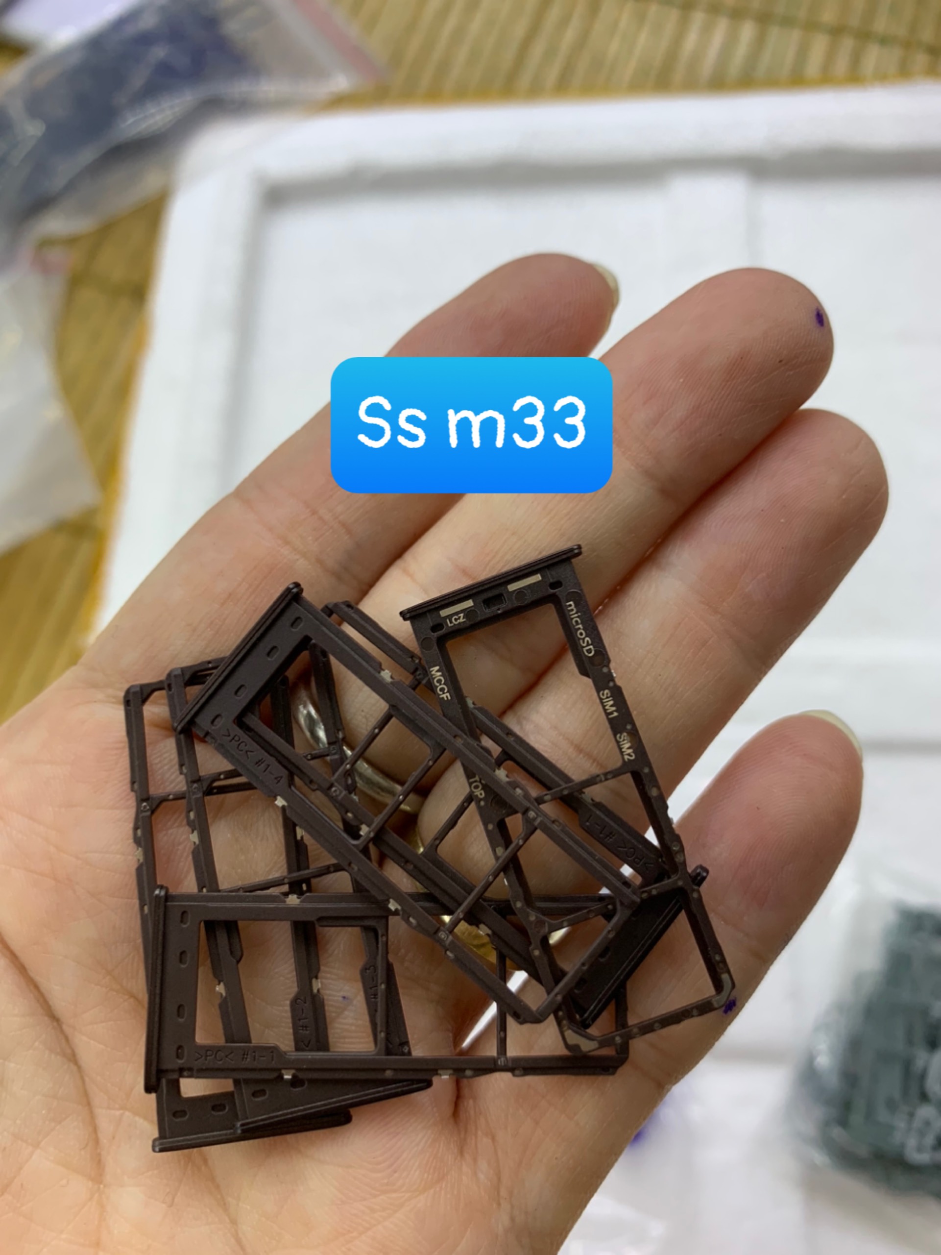 khay sim điện thoại sam sung m33-zin
