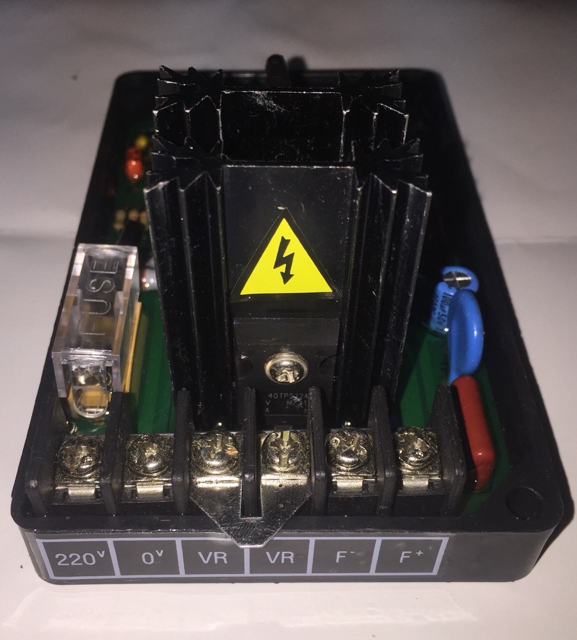 diều áp máy phát điện AVR-MT702 ( aksamautu )