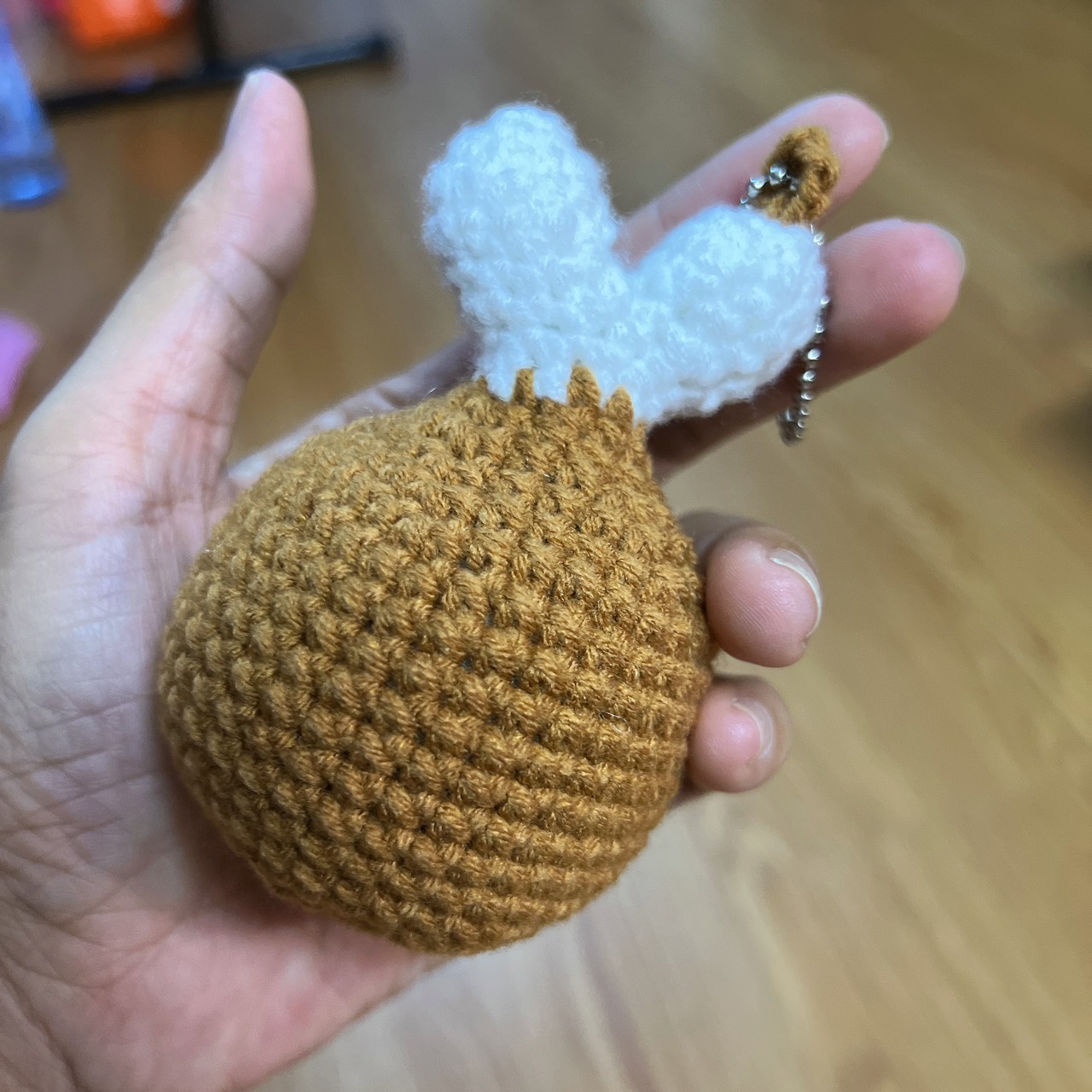 Móc khóa Đùi Gà handmade, đồ chơi bằng len tadaso