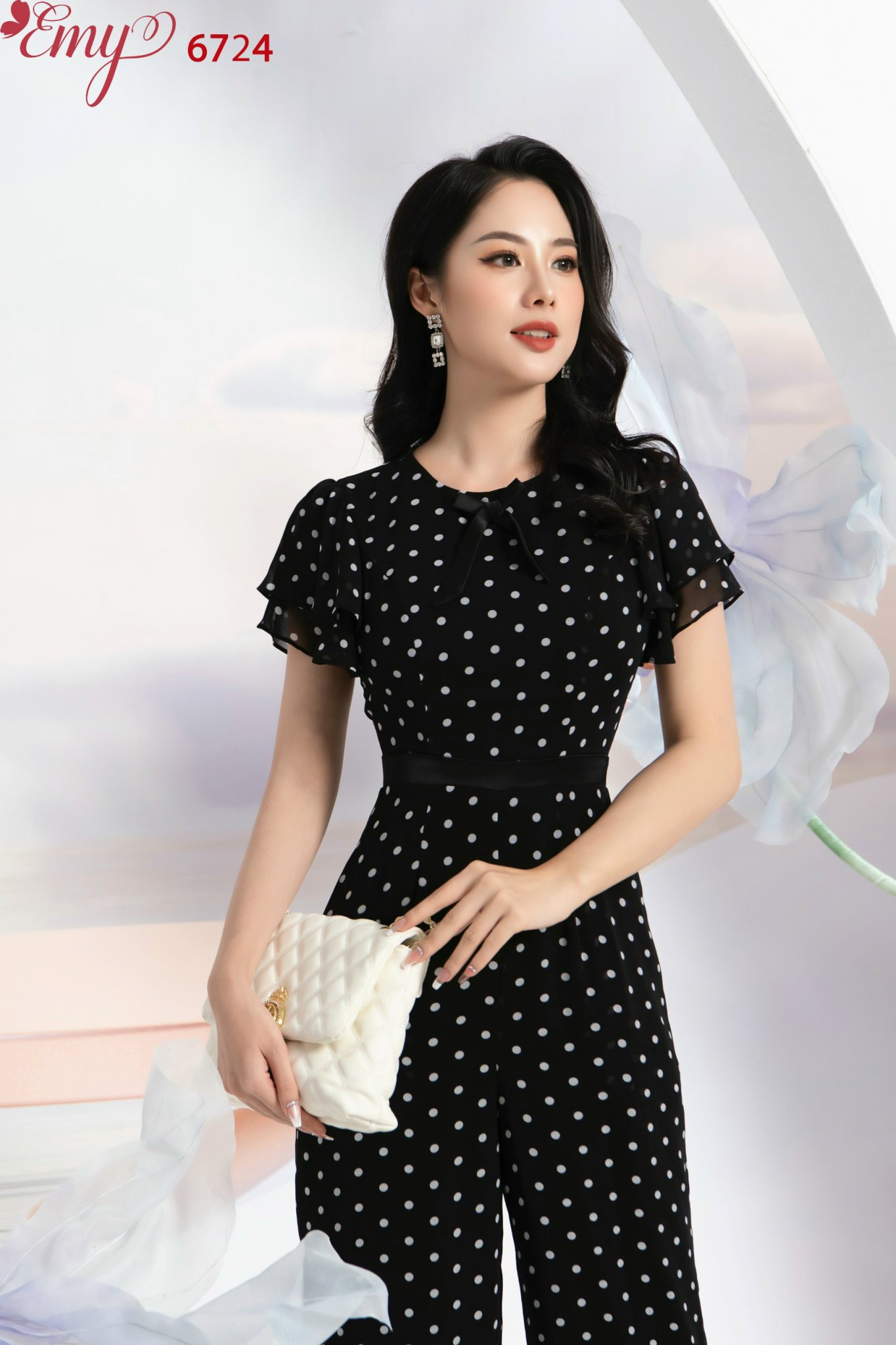 Đầm EMY EM6724 Jump Cổ Tròn Phối Bi