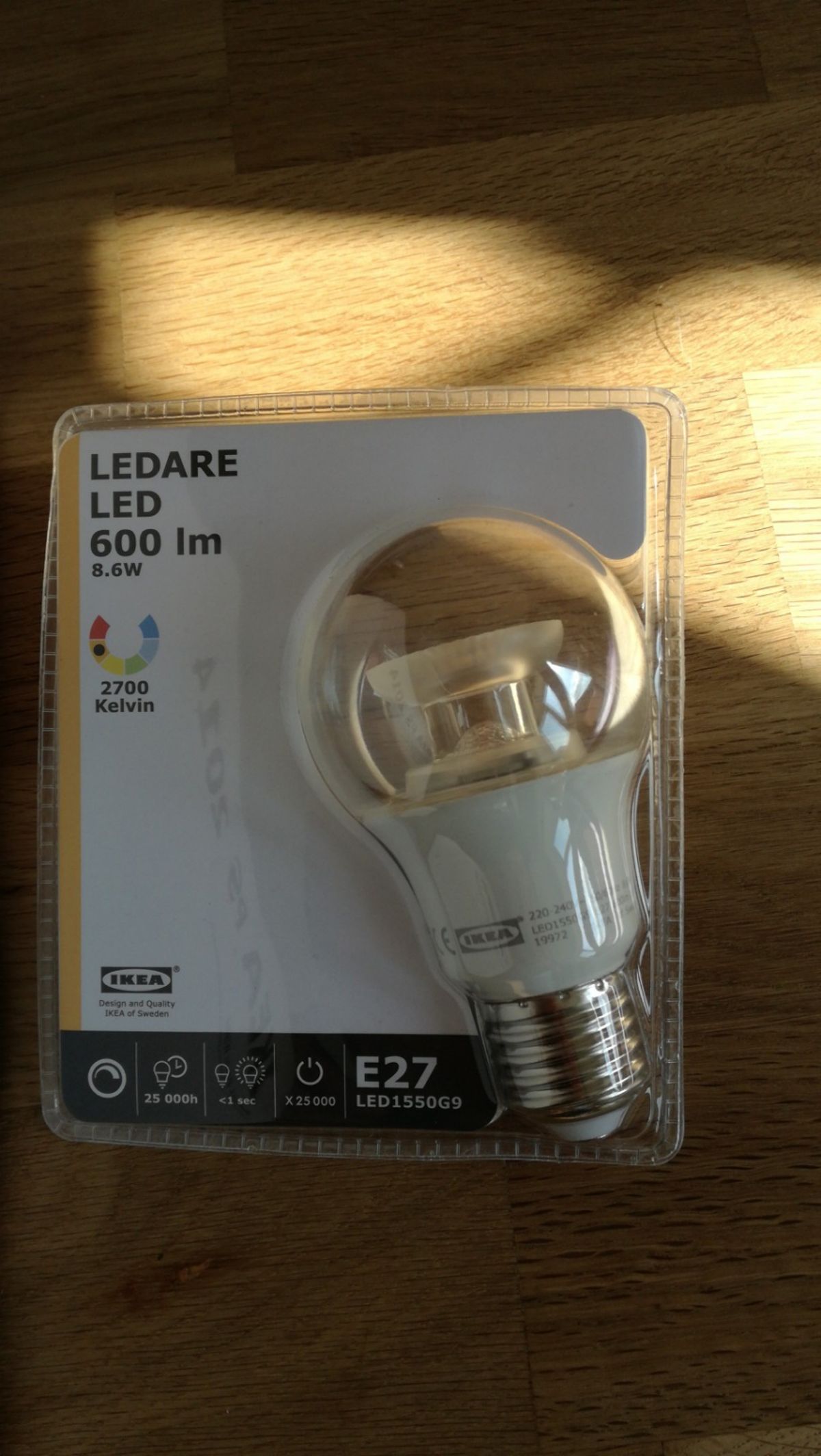 Bóng đèn ánh sáng vàng LEDARE LED 600lm-E27 (chính hãng)