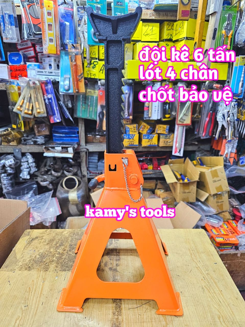 Con đội Kê 6 Tấn (Con Đội Kê 6 Tấn, Chân Kê 6 Tấn)