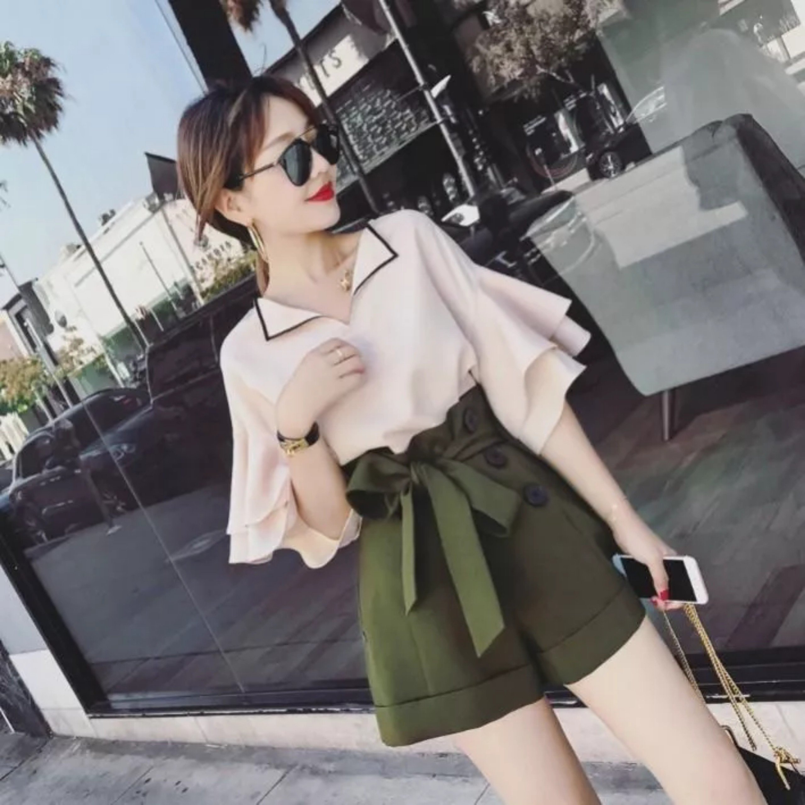 ÁO CỔ BẺ PHỐI VIỀN TAY LOE CÁCH ĐIỆU