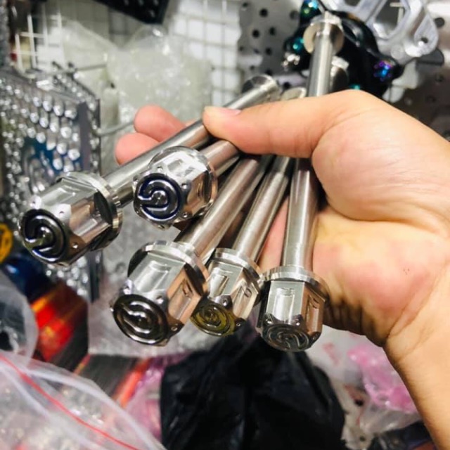 Cốt tán bánh sau 14li cho exciter 150 nhe anh em ơi