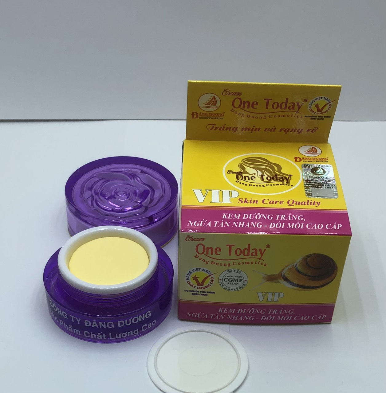 Kem dưỡng trắng ngừa tàn nhang đồi mồi one today vip 15g