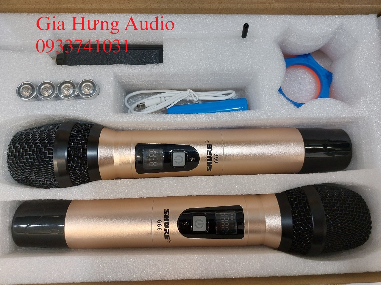 [HCM] Micro không dây cao cấp Shure 666, hát nhẹ ít hú.