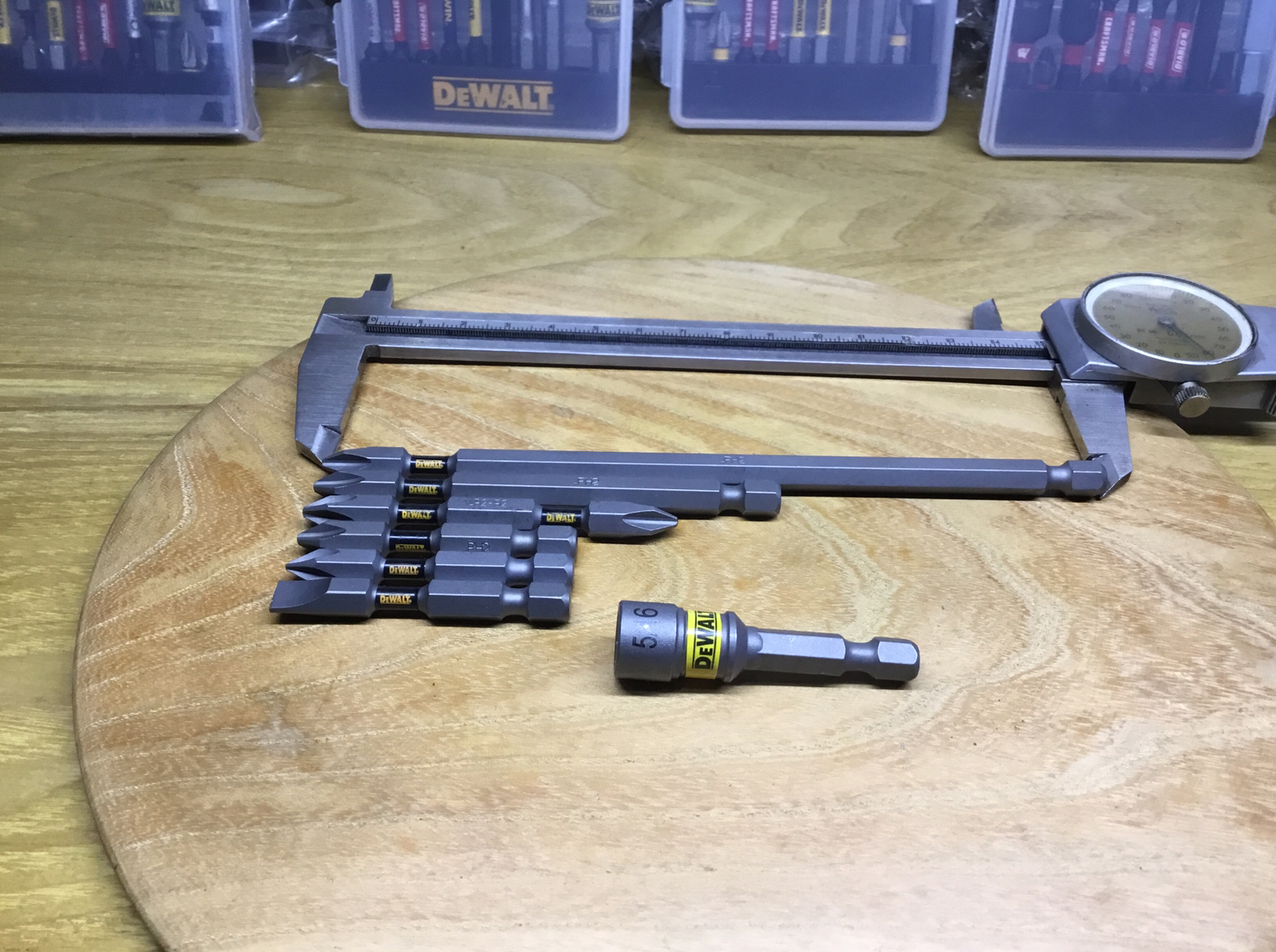 Bộ 7 Mũi Vít DeWalt Tem Đen Chính Hãng Có Từ