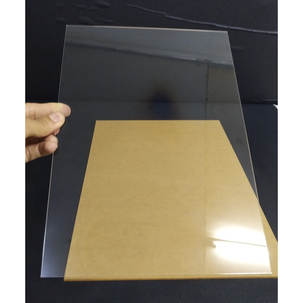 Tấm nhựa mica 58x28 cm ( dày 2.5mm )