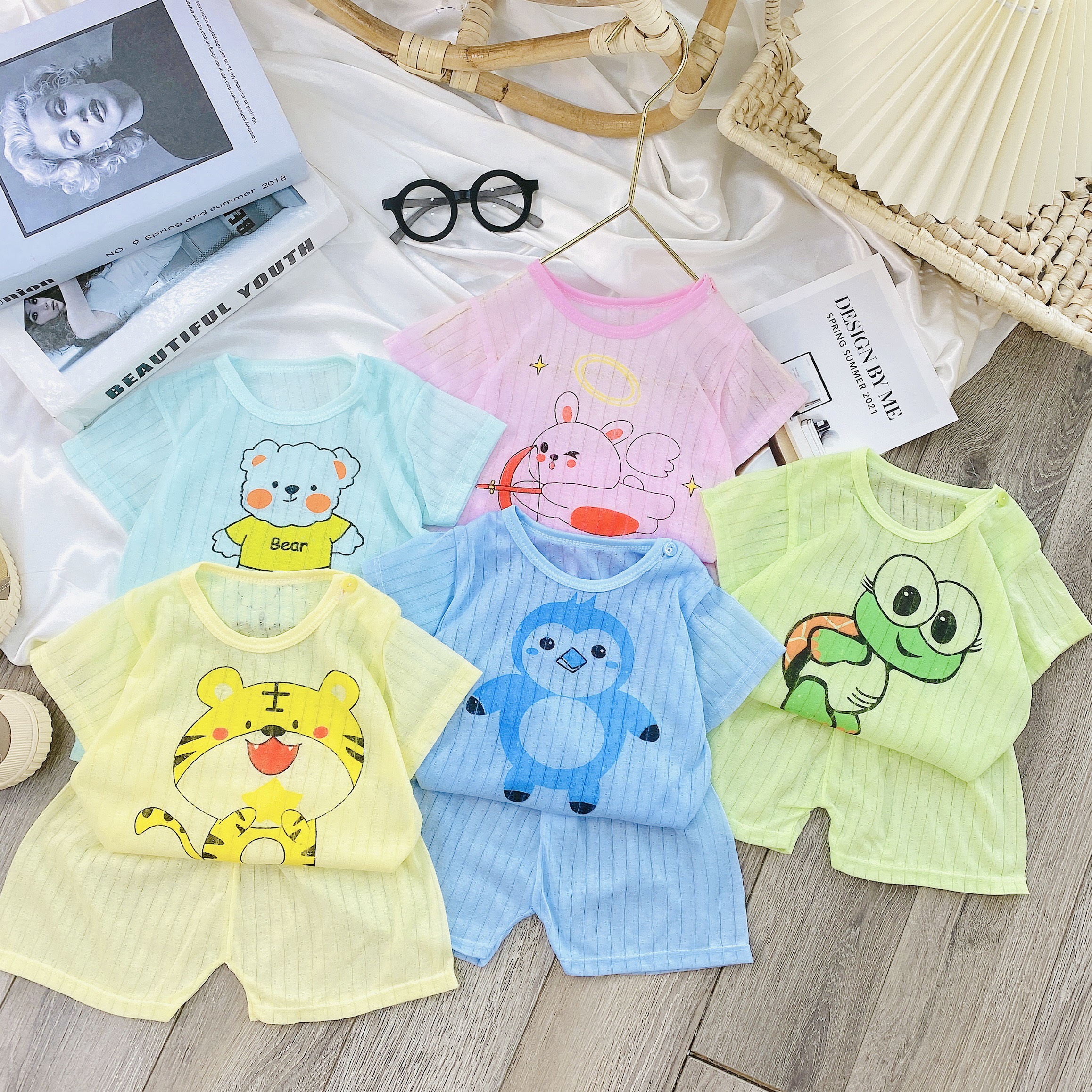 Bộ cotton giấy cộc tay nhiều màu, cài cúc vai cho bé trai và bé gái sơ sinh 3-14kg - BO4