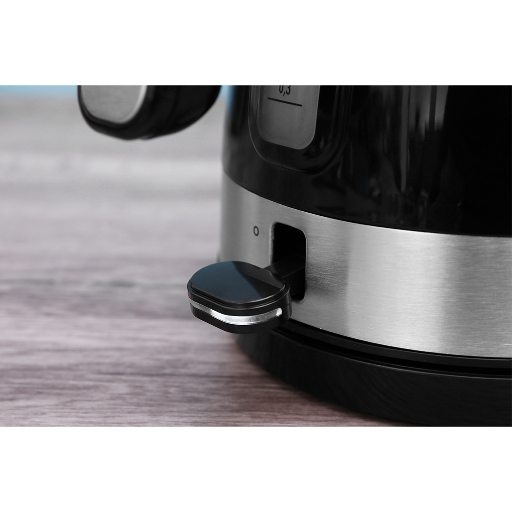 Ấm siêu tốc DeLonghi KBLA2000.BK 2000W (Đen)